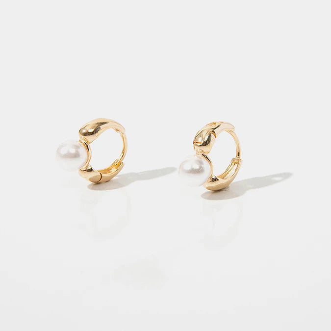 Pearl Mini Hoop Earrings - Videre