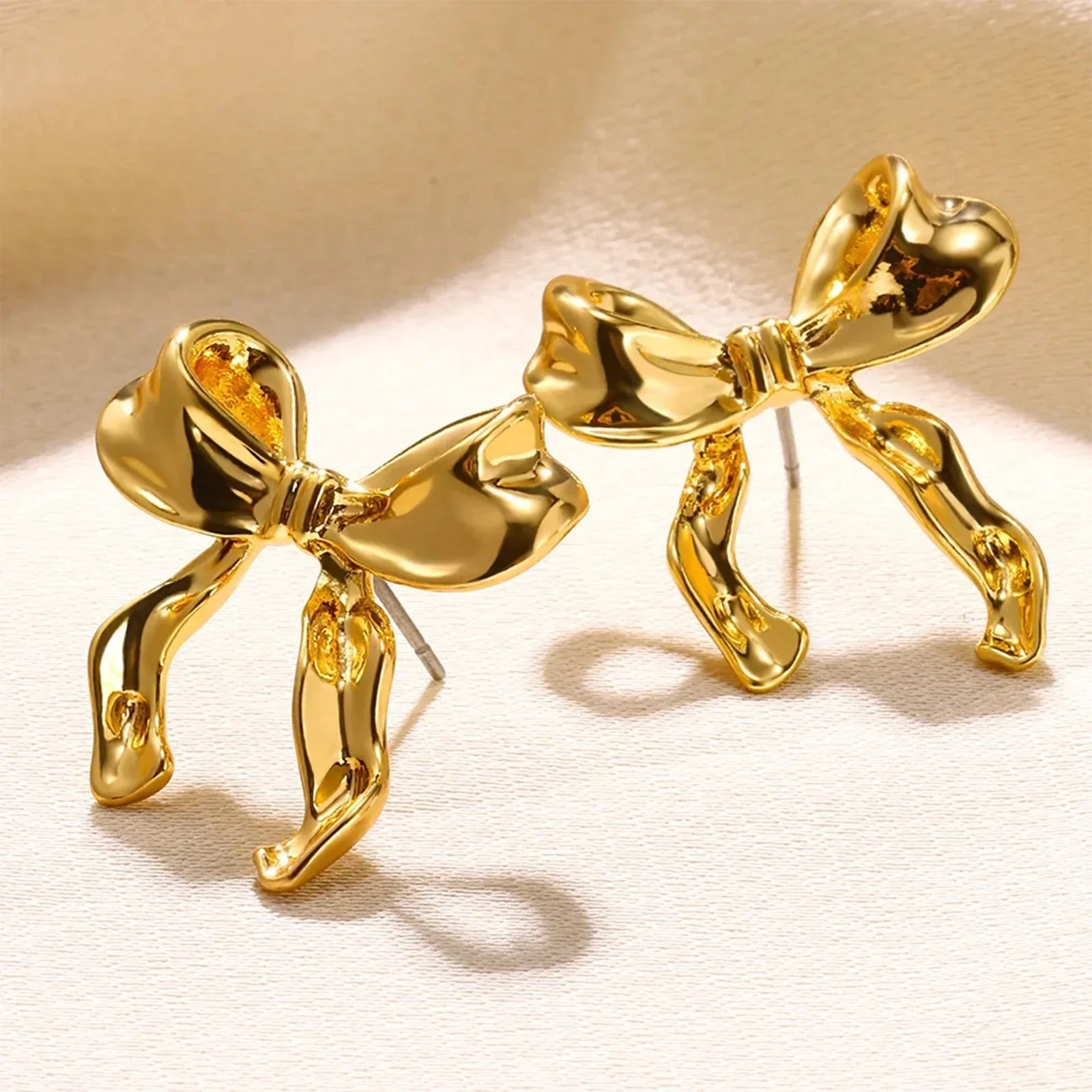 Bow Stud Earrings - Videre